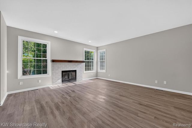 47144 Woodlong Drive, Canton, MI 48187
