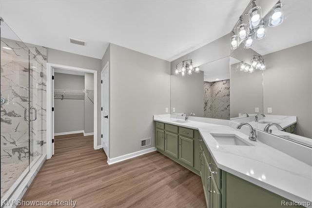 47144 Woodlong Drive, Canton, MI 48187
