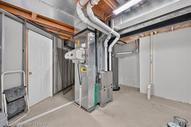 47144 Woodlong Drive, Canton, MI 48187