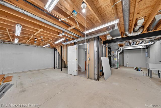 47144 Woodlong Drive, Canton, MI 48187
