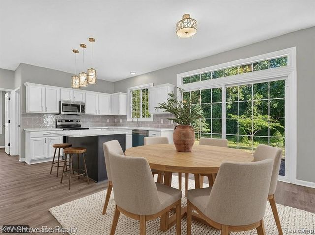 47144 Woodlong Drive, Canton, MI 48187