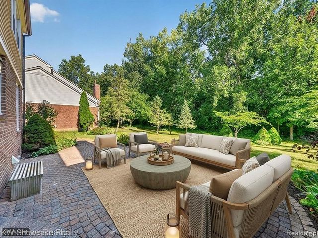 47144 Woodlong Drive, Canton, MI 48187