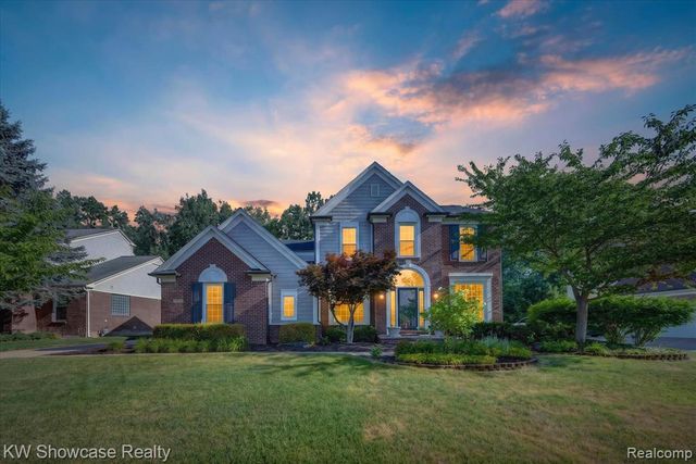 47144 Woodlong Drive, Canton, MI 48187