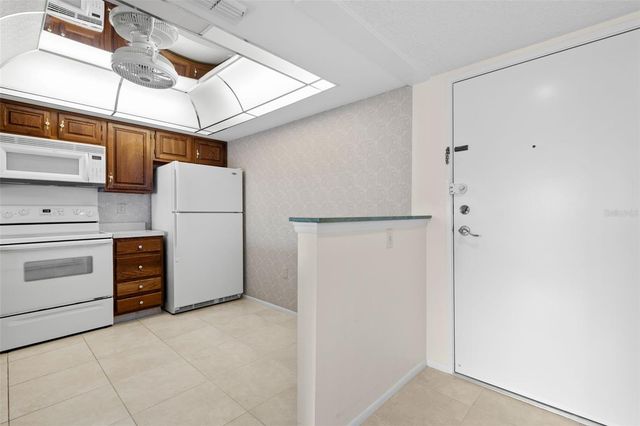 2593 COUNTRYSIDE BOULEVARD 7304, Clearwater, FL 33761