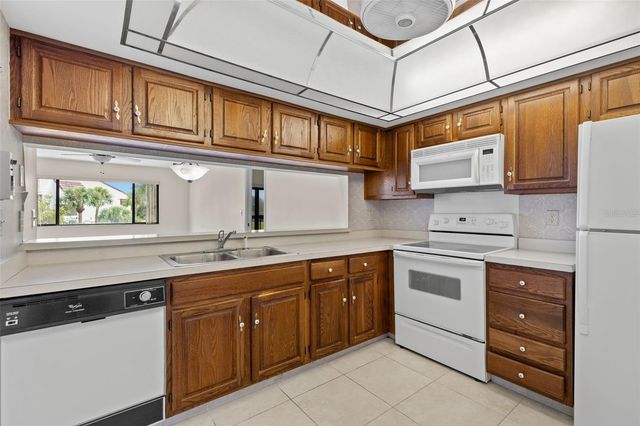 2593 COUNTRYSIDE BOULEVARD 7304, Clearwater, FL 33761