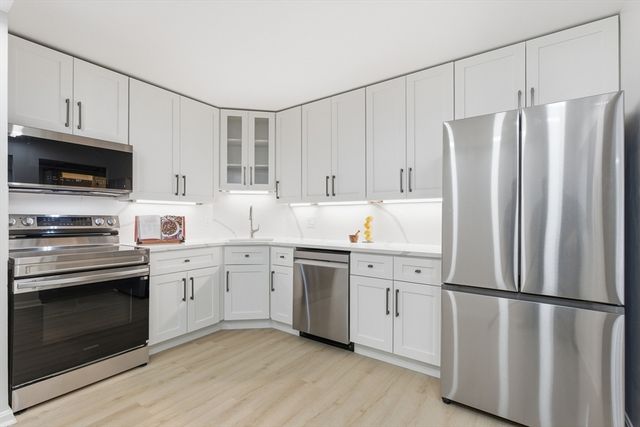 131 Coolidge Avenue 122, Watertown, MA 02472