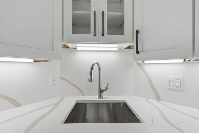 131 Coolidge Avenue 122, Watertown, MA 02472