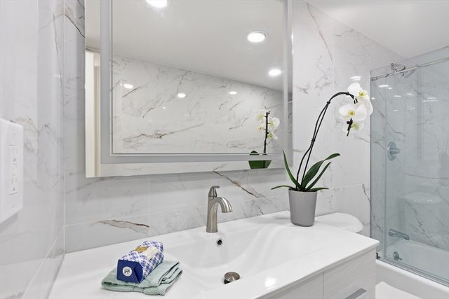 131 Coolidge Avenue 122, Watertown, MA 02472