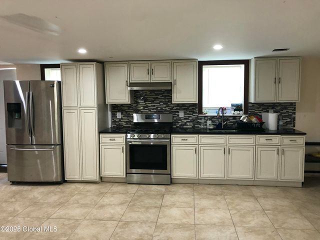 2441 Avenue A, Schenectady, NY 12308