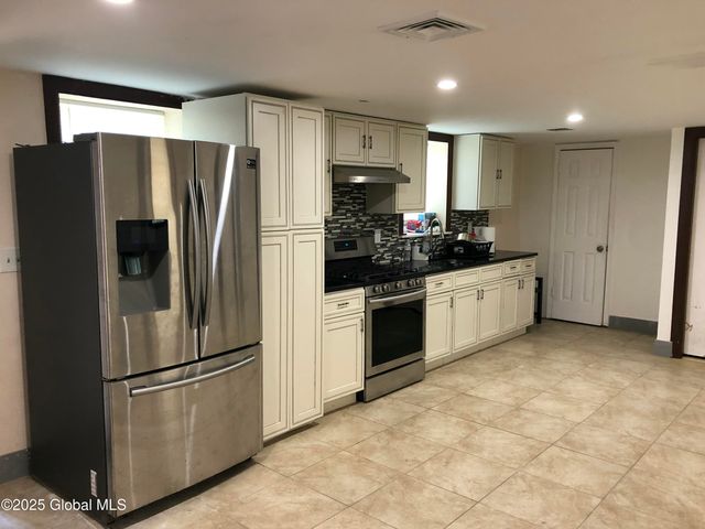 2441 Avenue A, Schenectady, NY 12308