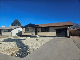 2128 Oakwood Lane, Pueblo, CO 81005
