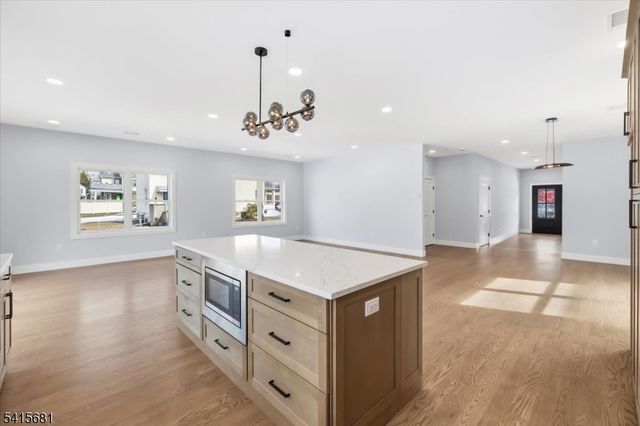 34 Zazzetti St, Waldwick Boro, NJ 07463