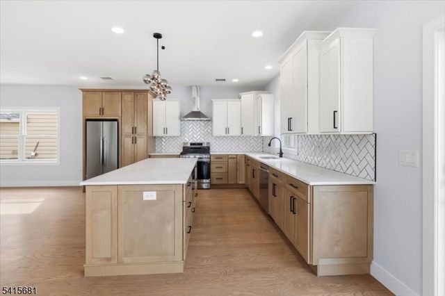 34 Zazzetti St, Waldwick Boro, NJ 07463