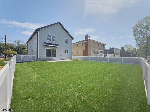 34 Zazzetti St, Waldwick Boro, NJ 07463