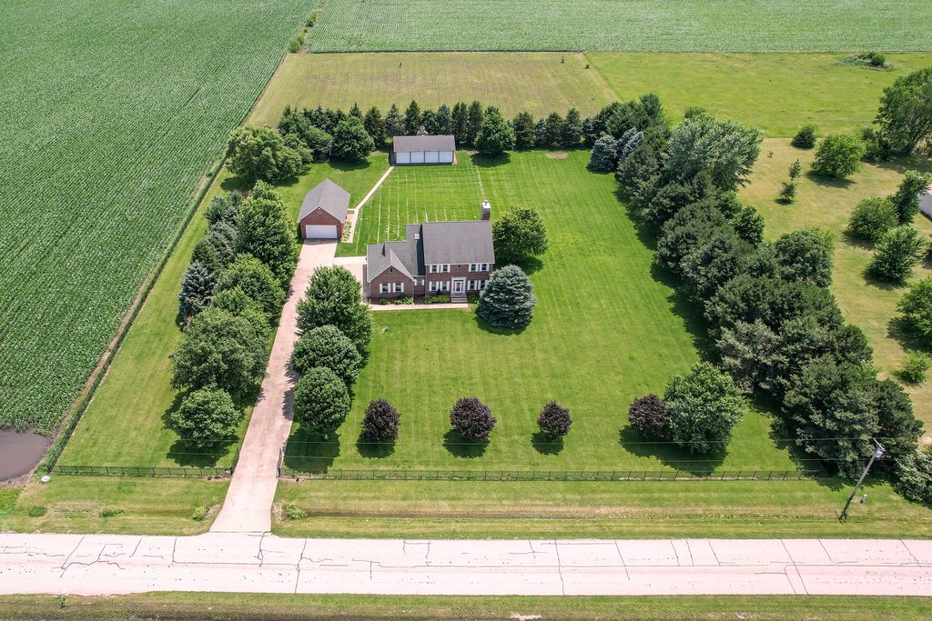 5535 Airport Road, Morris, IL 60450