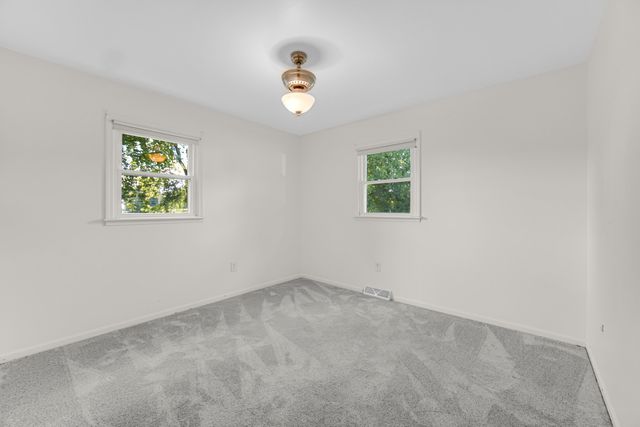 267 W 100 S, Valparaiso, IN 46385