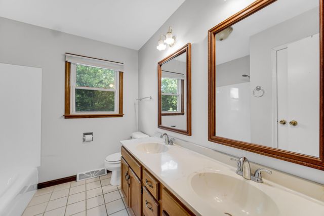 267 W 100 S, Valparaiso, IN 46385