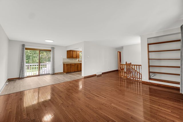 267 W 100 S, Valparaiso, IN 46385