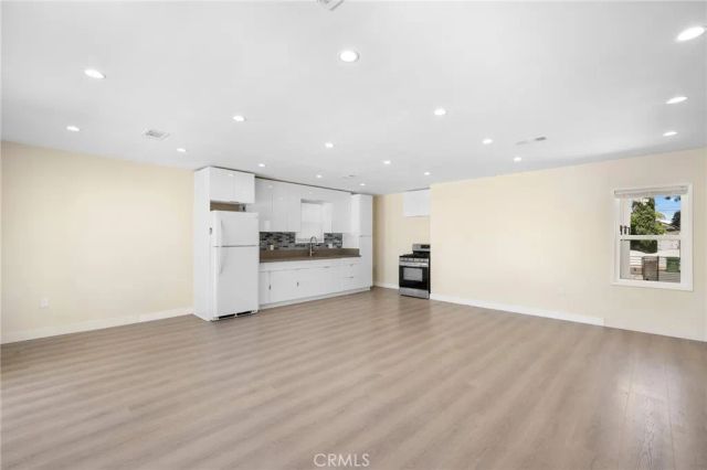8435 Rincon Avenue, Sun Valley, CA 91352