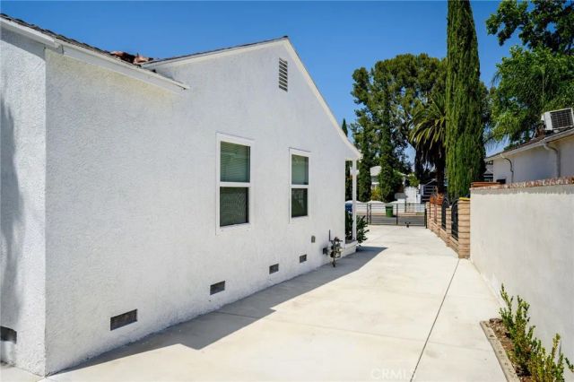 8435 Rincon Avenue, Sun Valley, CA 91352
