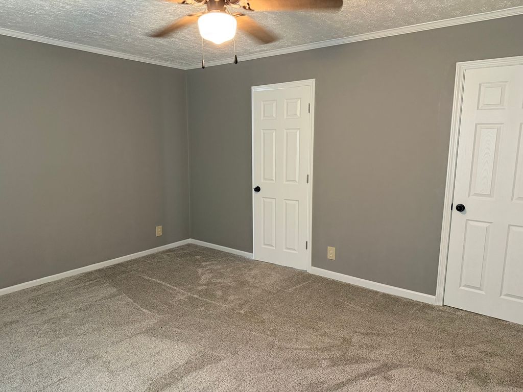 Image 11 of property listing at 527 W 6th Street, Centralia, IL 62801