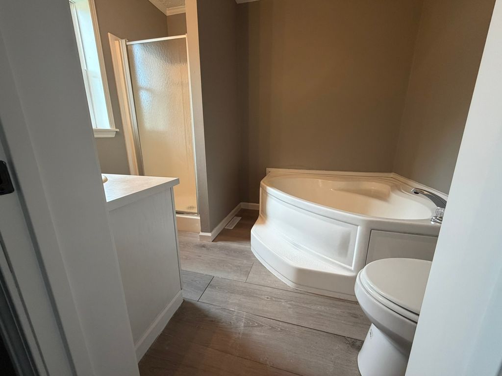 Image 12 of property listing at 527 W 6th Street, Centralia, IL 62801