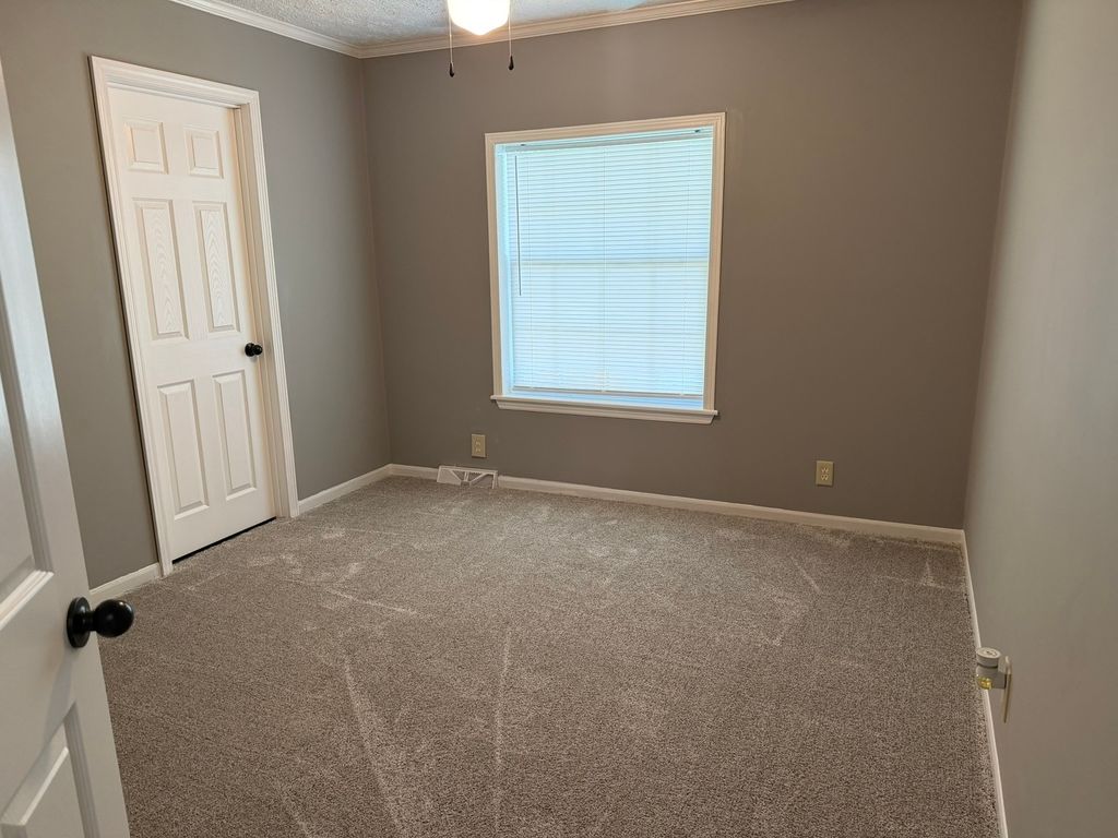 Image 15 of property listing at 527 W 6th Street, Centralia, IL 62801