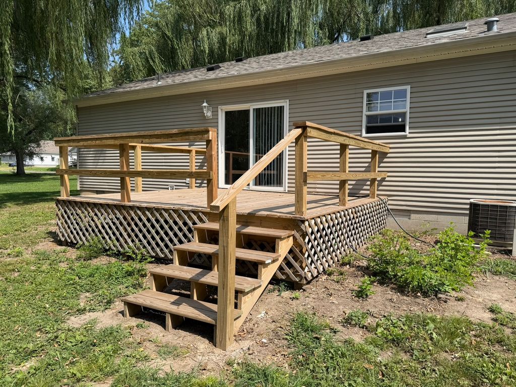 Image 3 of property listing at 527 W 6th Street, Centralia, IL 62801