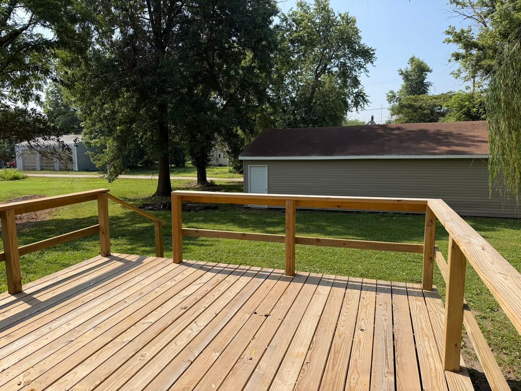 Image 4 of property listing at 527 W 6th Street, Centralia, IL 62801