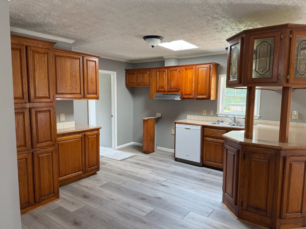 Image 6 of property listing at 527 W 6th Street, Centralia, IL 62801