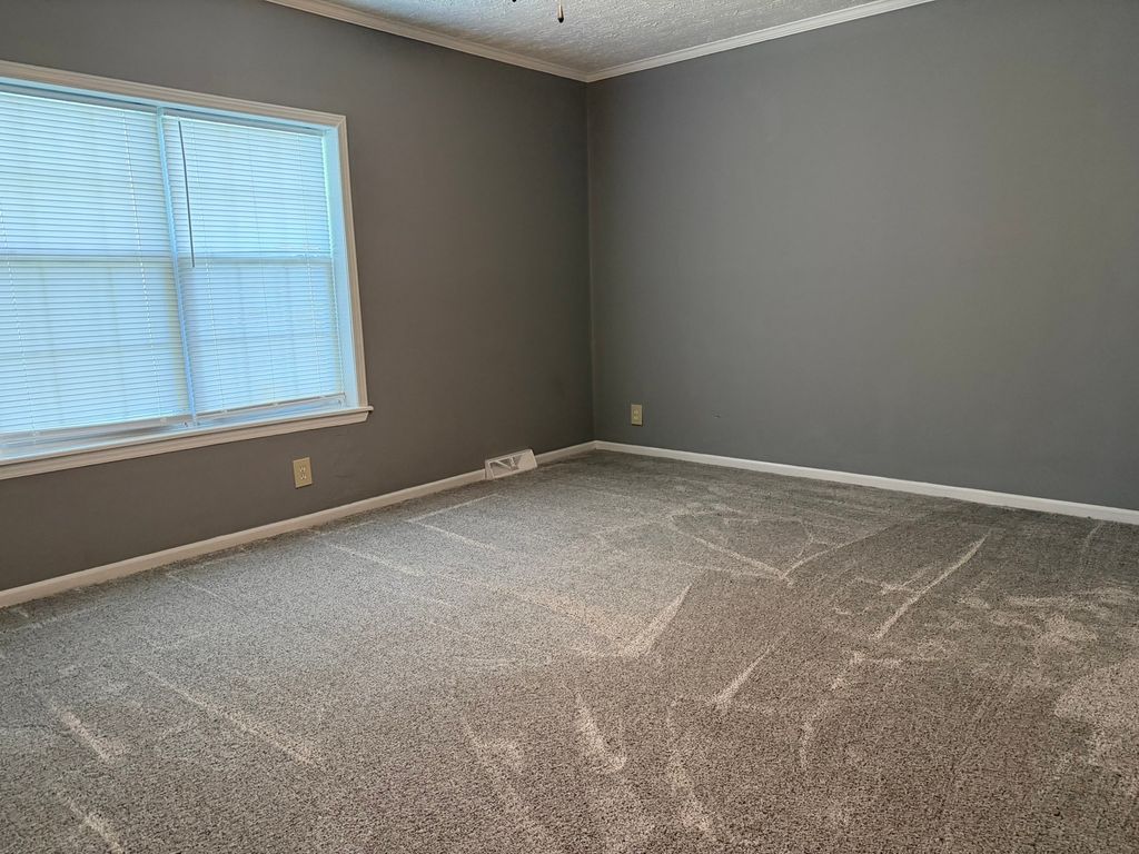 Image 10 of property listing at 527 W 6th Street, Centralia, IL 62801