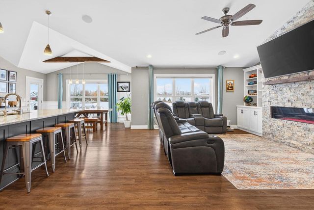 2226 LADDIE TRAIL, De Pere, WI 54115