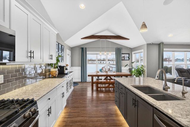 2226 LADDIE TRAIL, De Pere, WI 54115