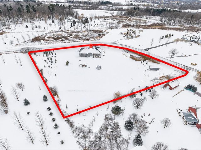 2226 LADDIE TRAIL, De Pere, WI 54115