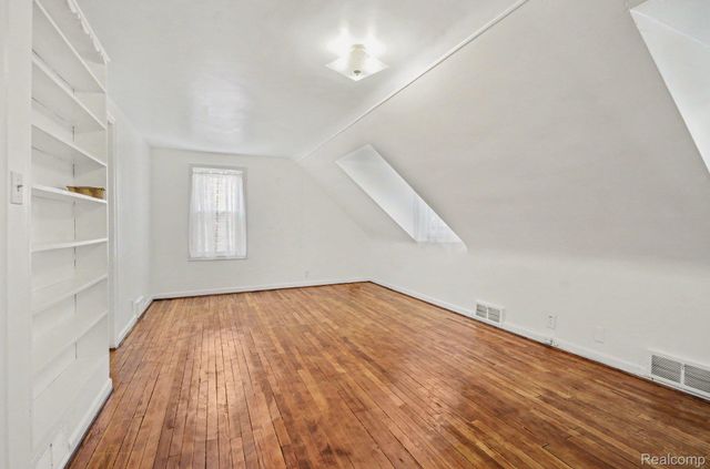 473 Calvin Avenue, Grosse Pointe Farms, MI 48236