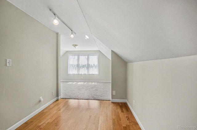 473 Calvin Avenue, Grosse Pointe Farms, MI 48236