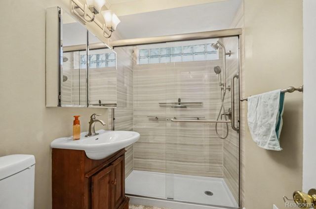 473 Calvin Avenue, Grosse Pointe Farms, MI 48236