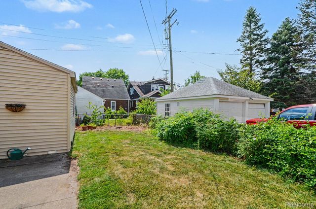 473 Calvin Avenue, Grosse Pointe Farms, MI 48236