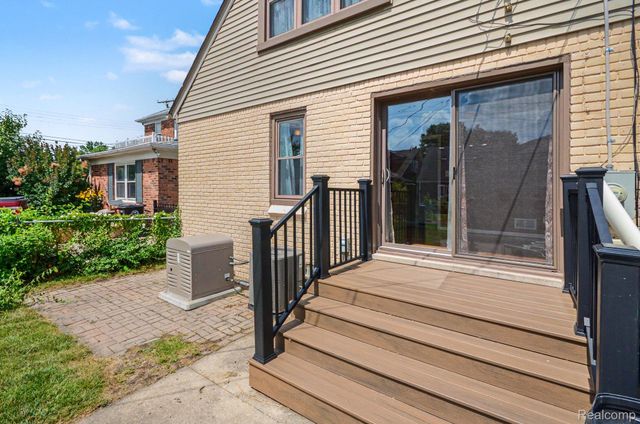 473 Calvin Avenue, Grosse Pointe Farms, MI 48236