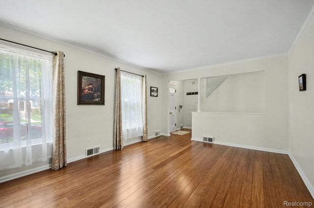 473 Calvin Avenue, Grosse Pointe Farms, MI 48236