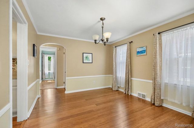 473 Calvin Avenue, Grosse Pointe Farms, MI 48236