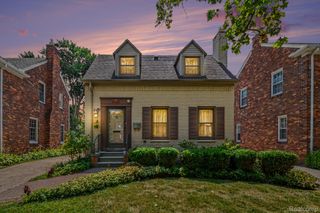 473 Calvin Avenue, Grosse Pointe Farms, MI 48236