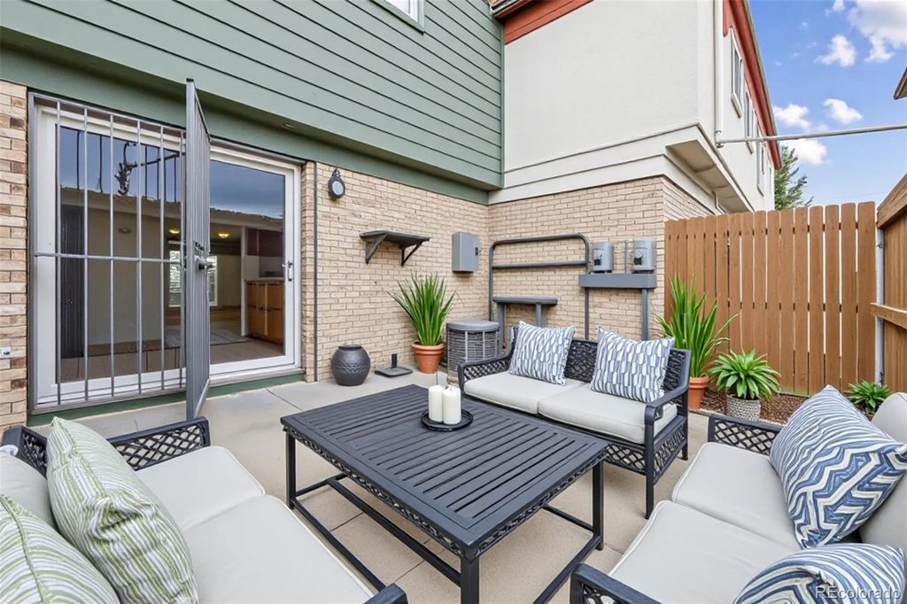 1199 S Monaco Parkway, Denver, CO 80224