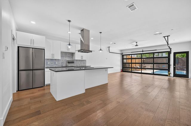4413 Roseland Avenue, Dallas, TX 75204