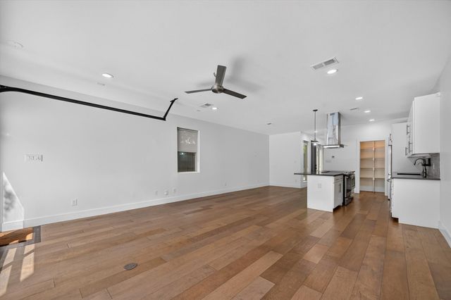 4413 Roseland Avenue, Dallas, TX 75204