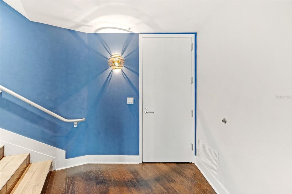 Image 19 of property listing at 260 S OSCEOLA AVENUE 1611, Orlando, FL 32801