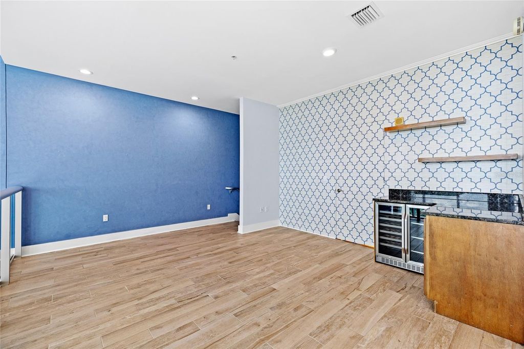 Image 25 of property listing at 260 S OSCEOLA AVENUE 1611, Orlando, FL 32801