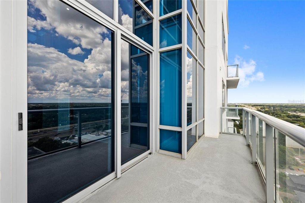 Image 7 of property listing at 260 S OSCEOLA AVENUE 1611, Orlando, FL 32801