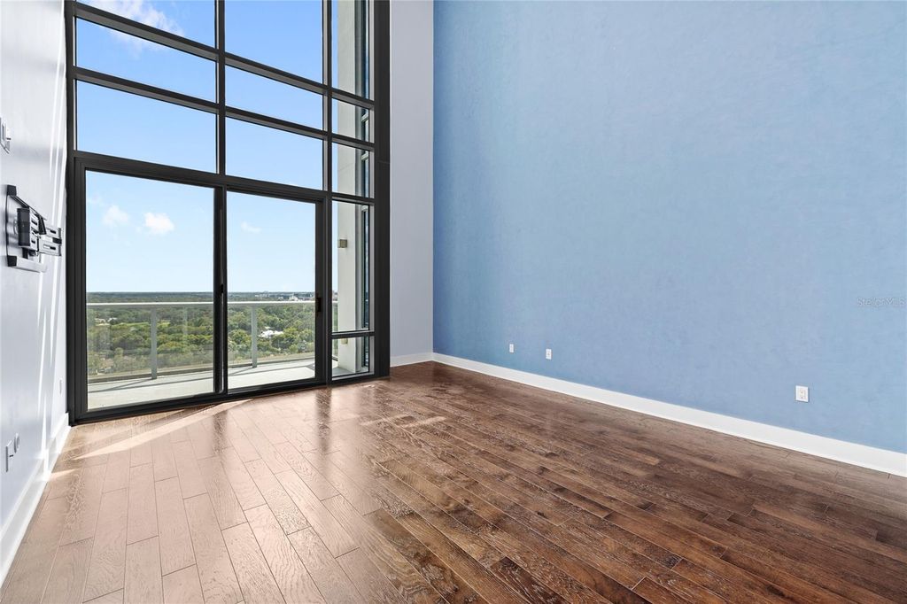 Image 10 of property listing at 260 S OSCEOLA AVENUE 1611, Orlando, FL 32801