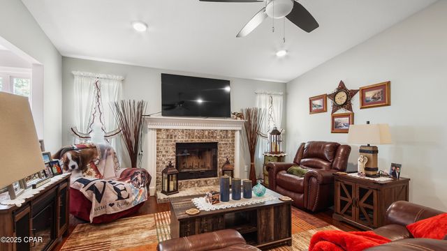 1607 E 13th Plaza, Lynn Haven, FL 32444